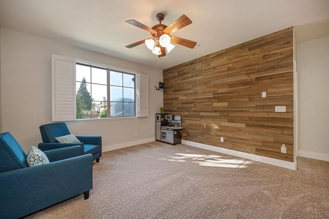 245 Woodhaven Pl, West Sacramento, CA 95605