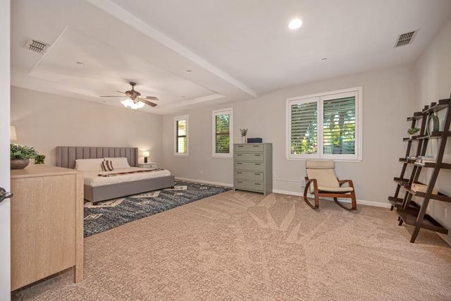 245 Woodhaven Pl, West Sacramento, CA 95605