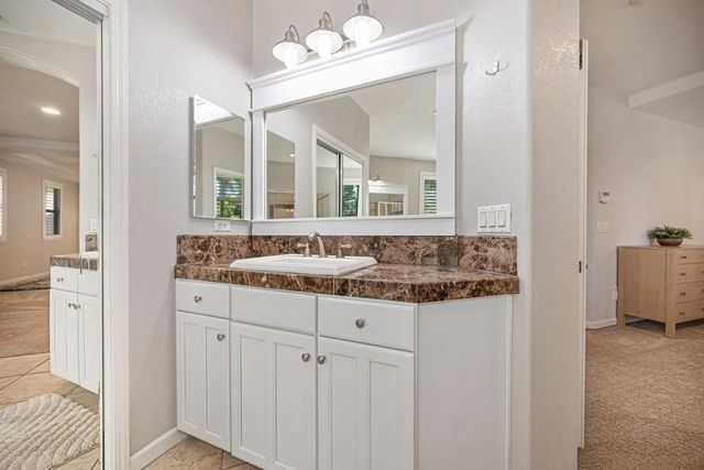 245 Woodhaven Pl, West Sacramento, CA 95605