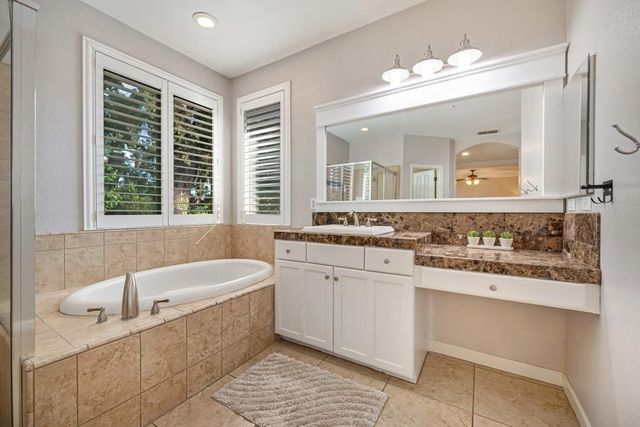 245 Woodhaven Pl, West Sacramento, CA 95605