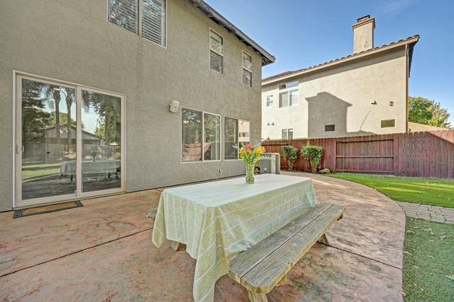 245 Woodhaven Pl, West Sacramento, CA 95605