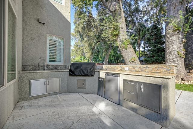 245 Woodhaven Pl, West Sacramento, CA 95605