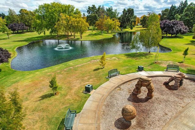 245 Woodhaven Pl, West Sacramento, CA 95605