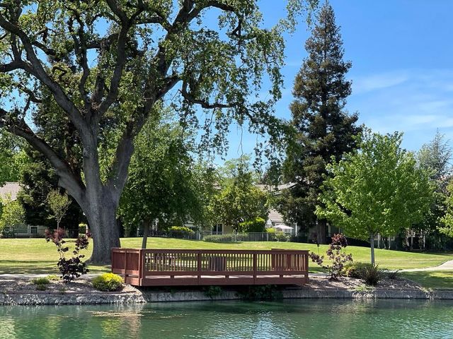 245 Woodhaven Pl, West Sacramento, CA 95605
