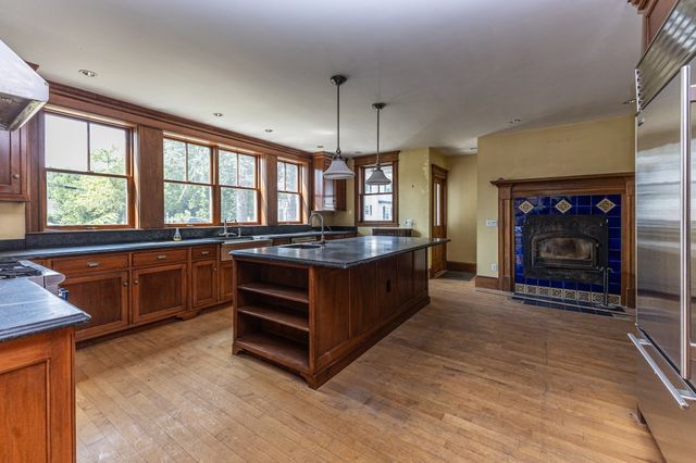 29 Gorham St, Chelmsford, MA 01824