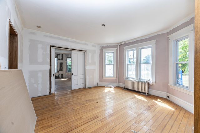 29 Gorham St, Chelmsford, MA 01824