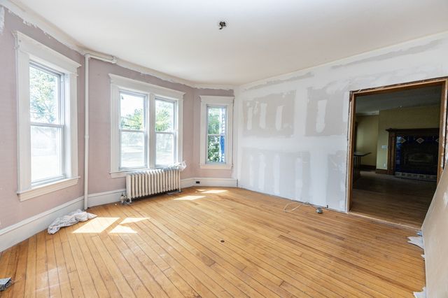 29 Gorham St, Chelmsford, MA 01824