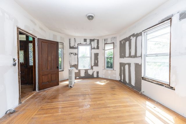 29 Gorham St, Chelmsford, MA 01824