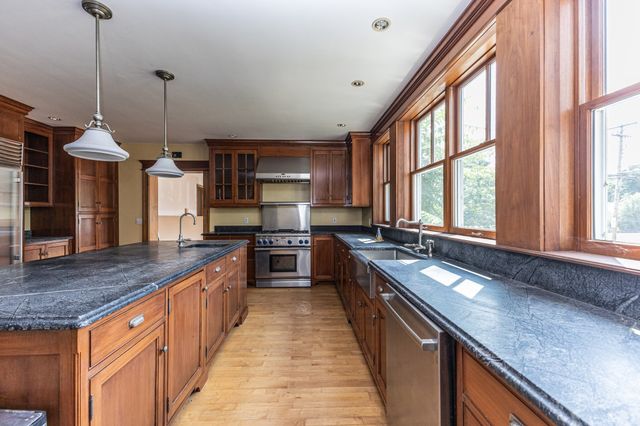 29 Gorham St, Chelmsford, MA 01824