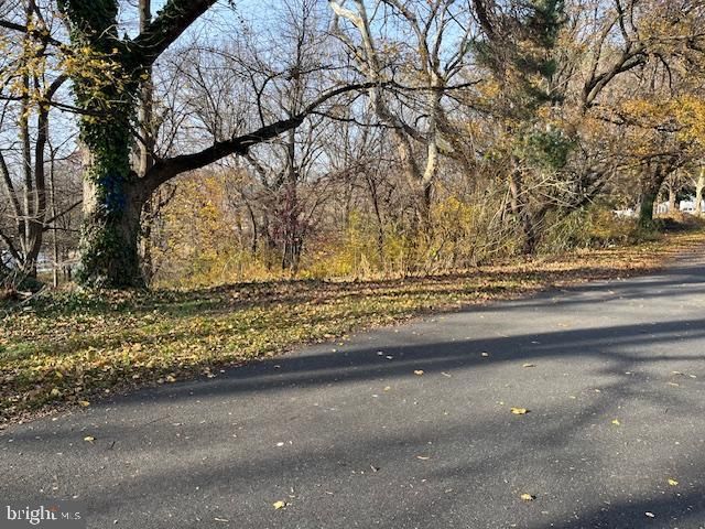 409 COBBS CREEK PKWY, Philadelphia, PA 19143