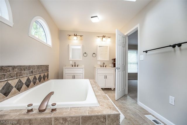9338 Liberty Road, Twinsburg, OH 44087