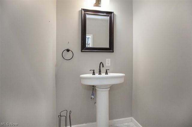 9338 Liberty Road, Twinsburg, OH 44087