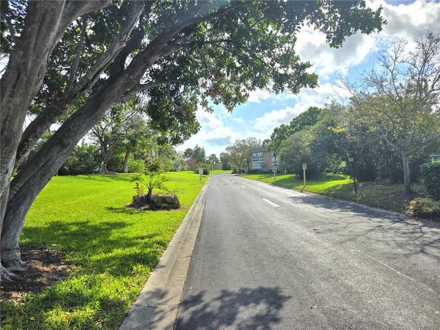 46 Vista Gardens Trail 205, Vero Beach, FL 32962
