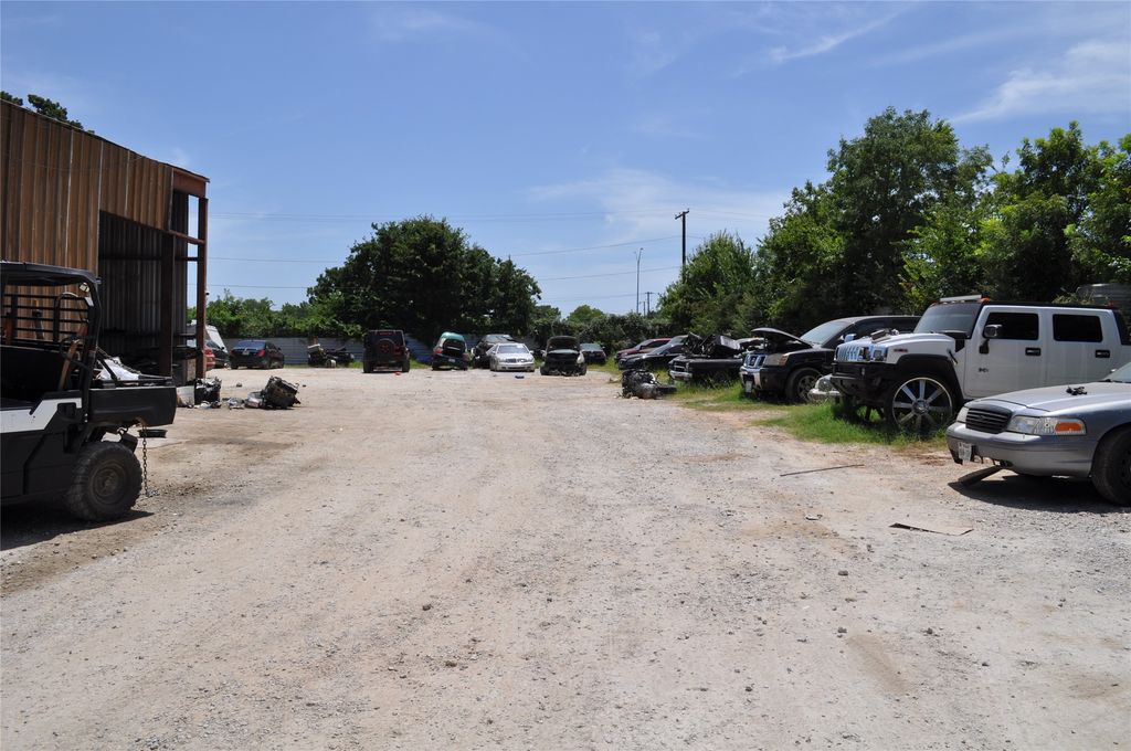 8632 San Marino Avenue, Dallas, TX 75217