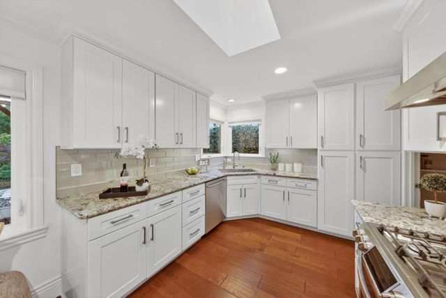 1125 Carlton Avenue, Menlo Park, CA 94025