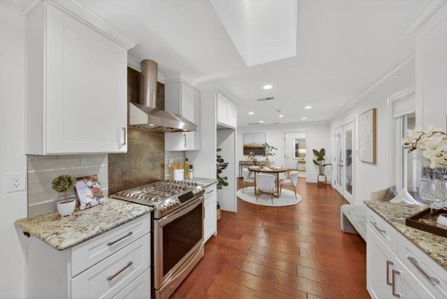 1125 Carlton Avenue, Menlo Park, CA 94025