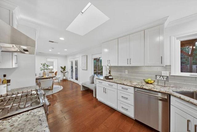 1125 Carlton Avenue, Menlo Park, CA 94025