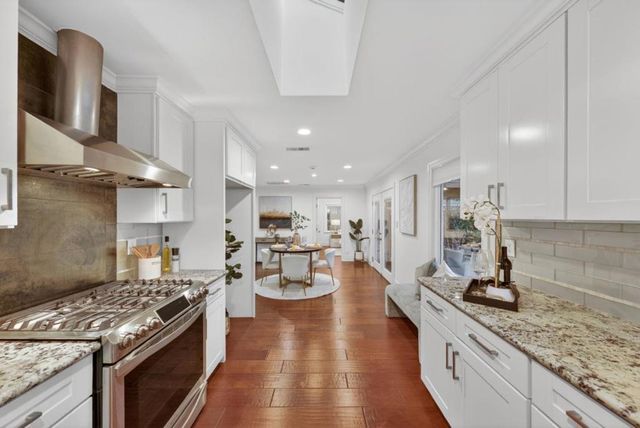 1125 Carlton Avenue, Menlo Park, CA 94025