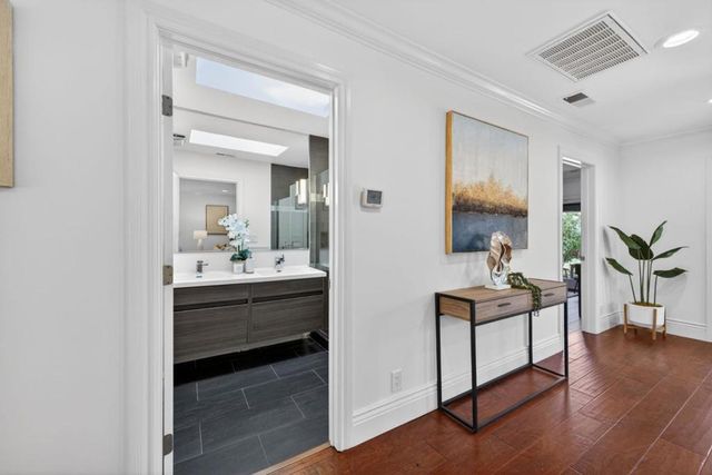 1125 Carlton Avenue, Menlo Park, CA 94025