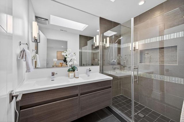 1125 Carlton Avenue, Menlo Park, CA 94025