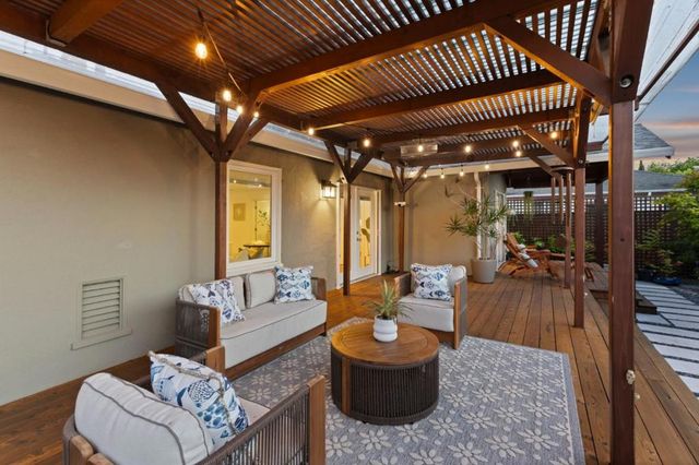 1125 Carlton Avenue, Menlo Park, CA 94025