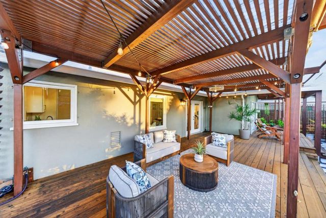 1125 Carlton Avenue, Menlo Park, CA 94025