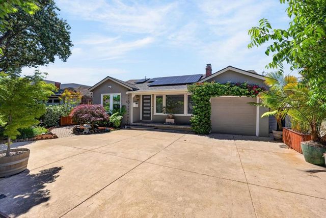 1125 Carlton Avenue, Menlo Park, CA 94025