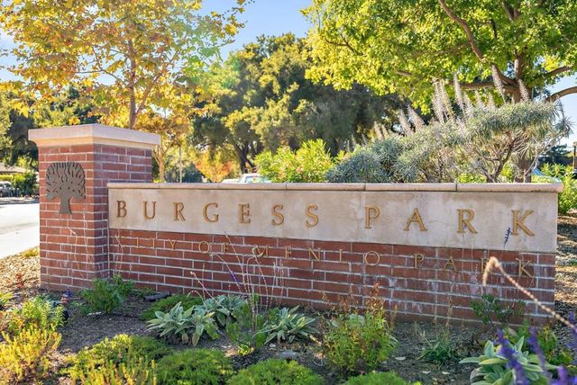 1125 Carlton Avenue, Menlo Park, CA 94025