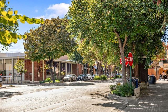 1125 Carlton Avenue, Menlo Park, CA 94025