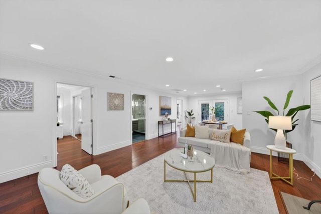 1125 Carlton Avenue, Menlo Park, CA 94025
