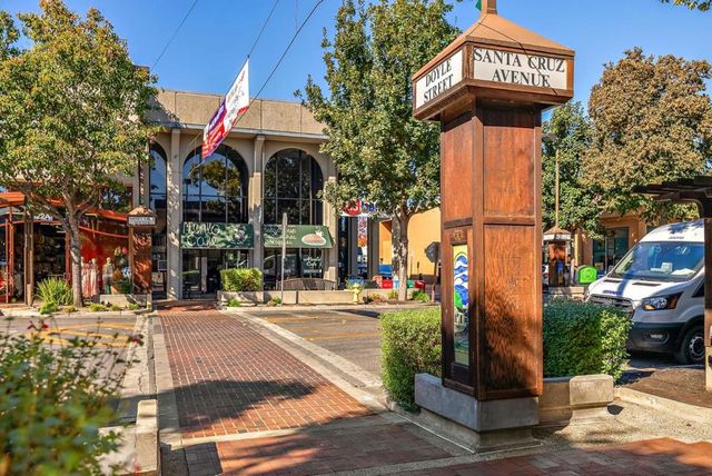 1125 Carlton Avenue, Menlo Park, CA 94025