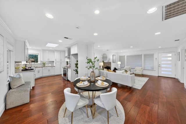 1125 Carlton Avenue, Menlo Park, CA 94025