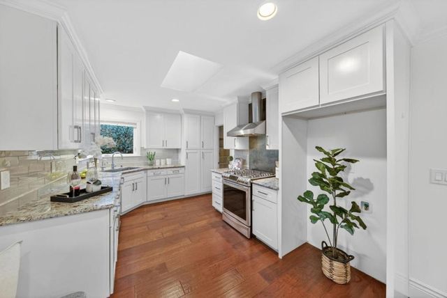 1125 Carlton Avenue, Menlo Park, CA 94025