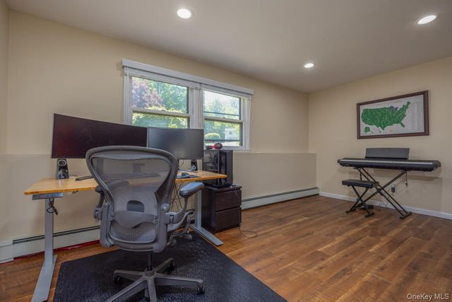 4 Apple Court, Nanuet, NY 10954