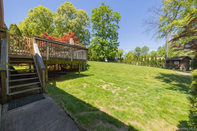 4 Apple Court, Nanuet, NY 10954