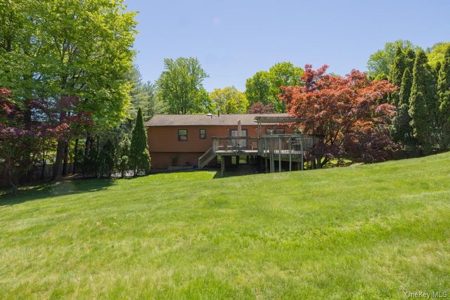 4 Apple Court, Nanuet, NY 10954