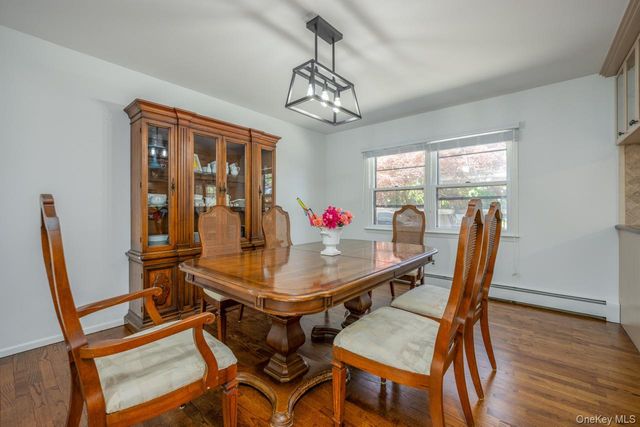 4 Apple Court, Nanuet, NY 10954