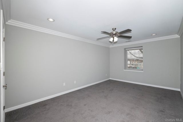 425 Newbridge Road 28, East Meadow, NY 11554