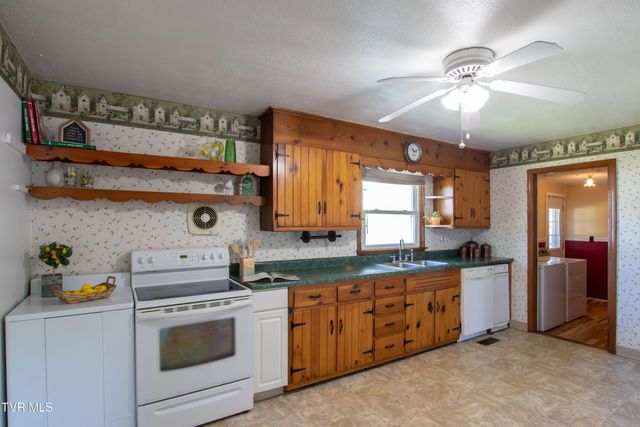 1662 Carolina Avenue, Bristol, TN 37620