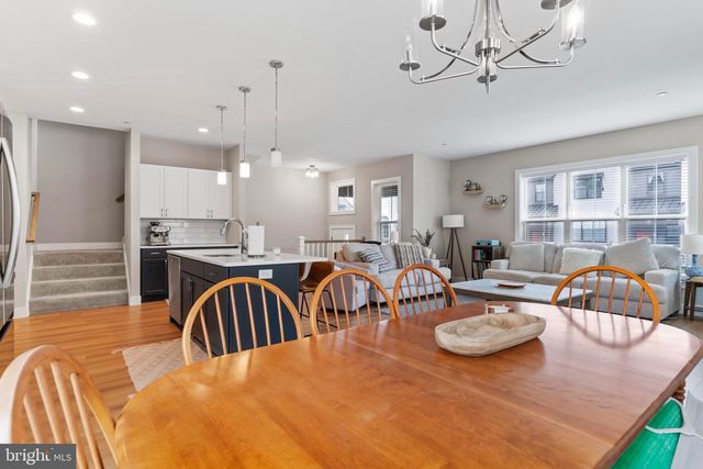 117 LARKIN DR, Mechanicsburg, PA 17055