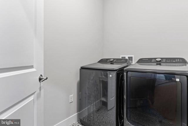 117 LARKIN DR, Mechanicsburg, PA 17055