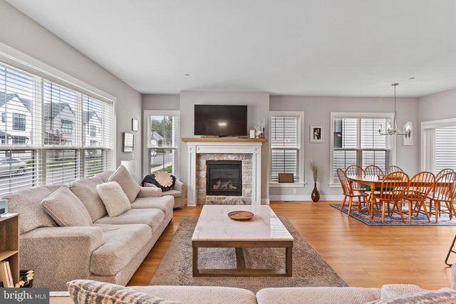 117 LARKIN DR, Mechanicsburg, PA 17055
