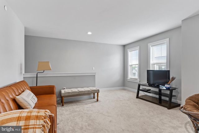 117 LARKIN DR, Mechanicsburg, PA 17055