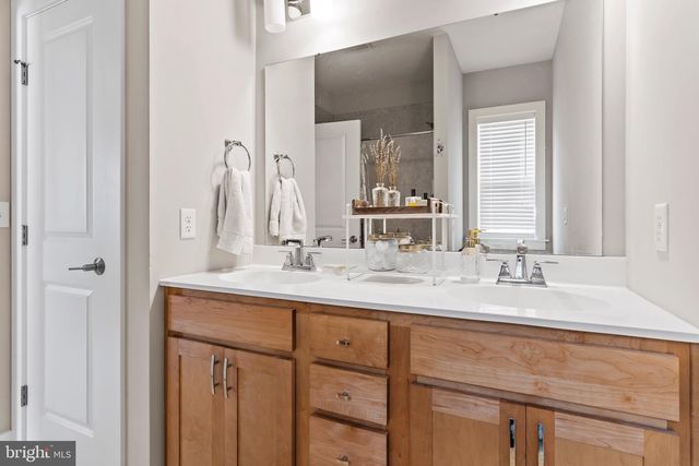 117 LARKIN DR, Mechanicsburg, PA 17055