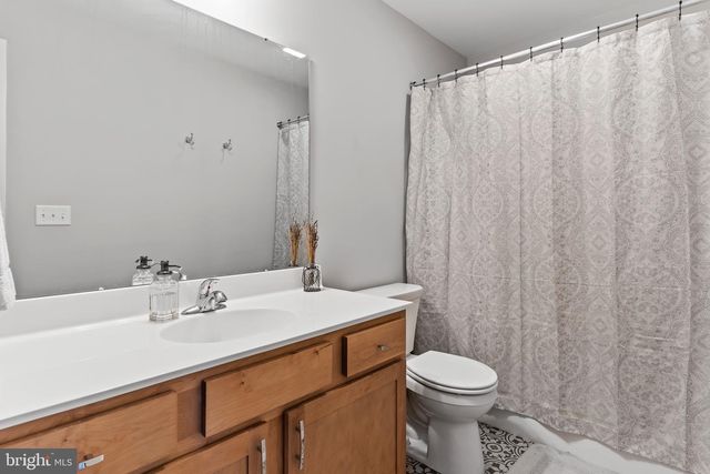 117 LARKIN DR, Mechanicsburg, PA 17055
