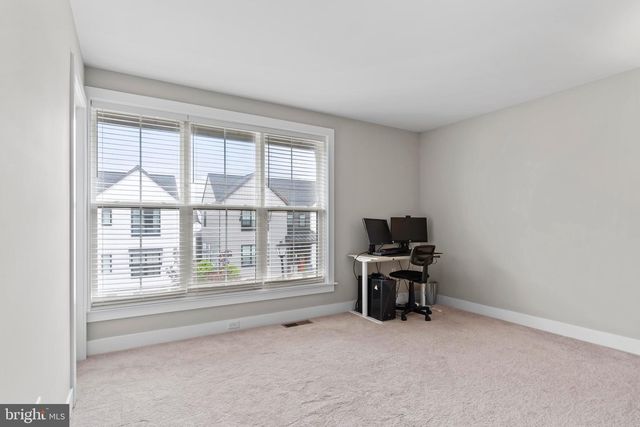 117 LARKIN DR, Mechanicsburg, PA 17055