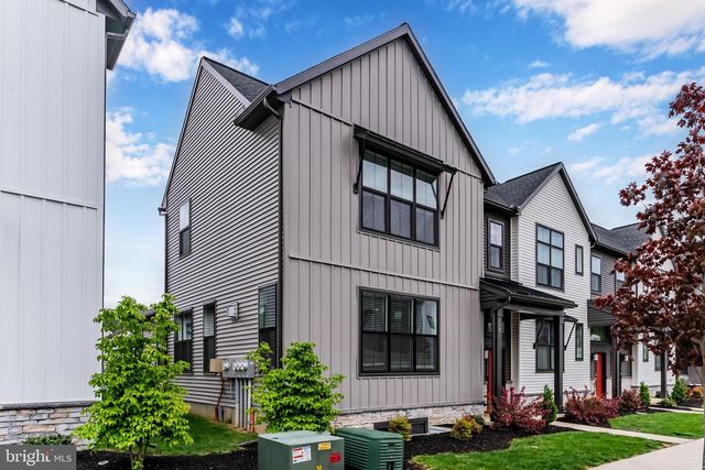 117 LARKIN DR, Mechanicsburg, PA 17055