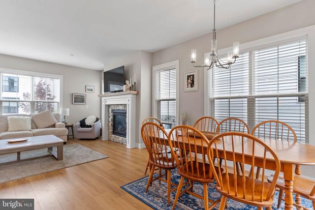 117 LARKIN DR, Mechanicsburg, PA 17055
