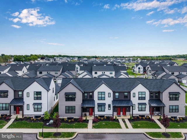 117 LARKIN DR, Mechanicsburg, PA 17055