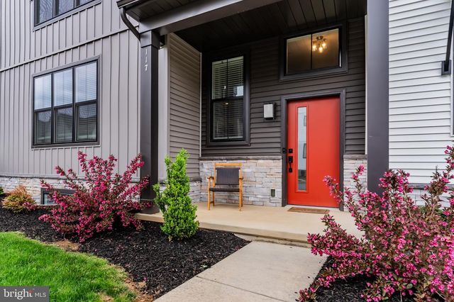 117 LARKIN DR, Mechanicsburg, PA 17055